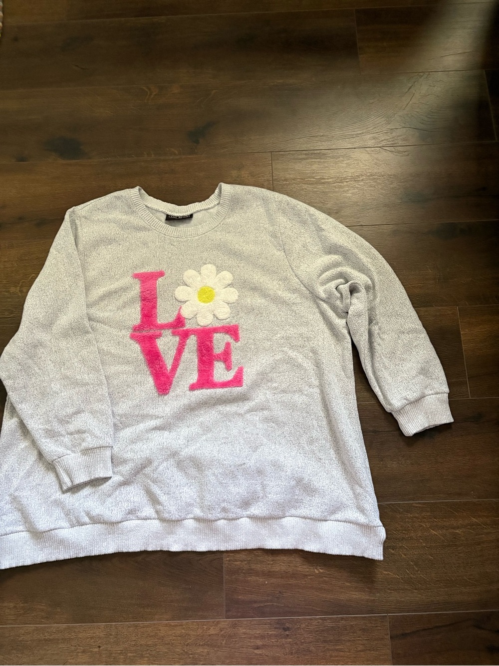 EUC Lane Bryant Light Gray Crewneck Sweater with Pink LOVE & White Daisy - Picture 2 of 7